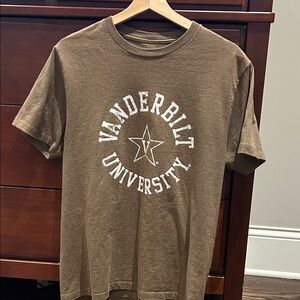 Vanderbilt University size medium Tee brown size medium MV Sport short sleeve